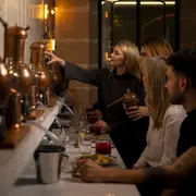 Atelier de distillation de gin en anglais à Paris 1er