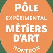 Atelier de fabrication d'un étui en cuir pour couteau de Nontron 22 ou 25