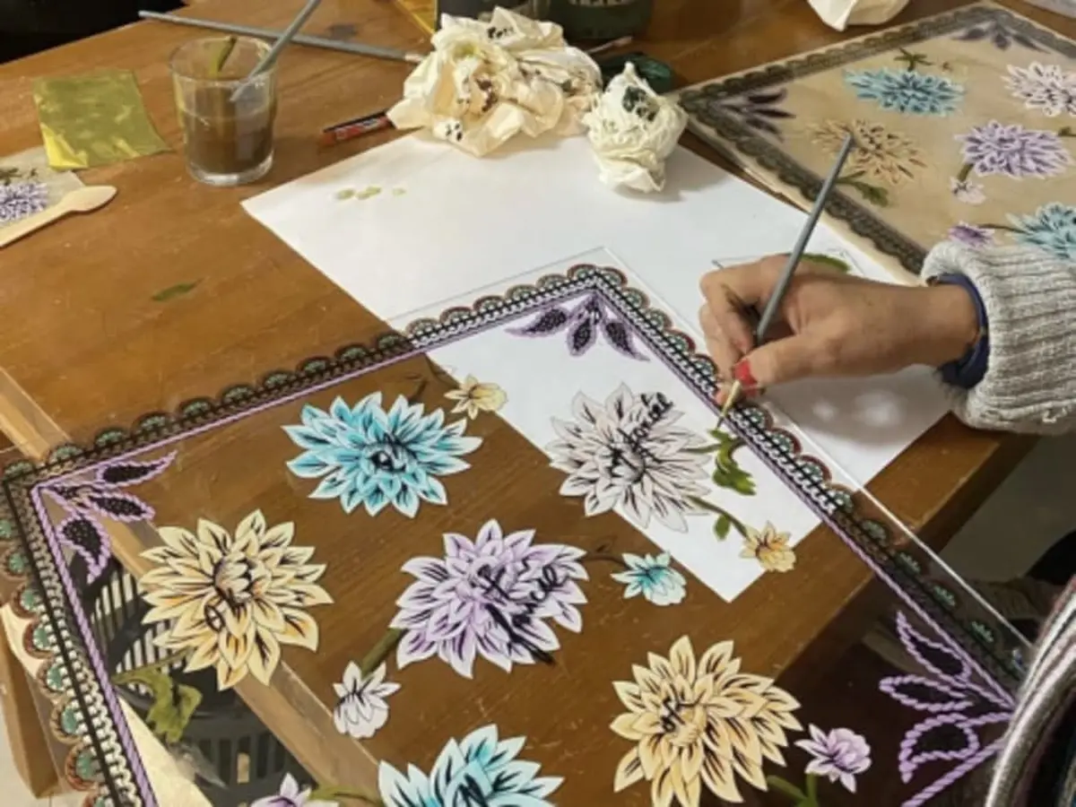 Atelier de fixé sous verre à Paris 19ème