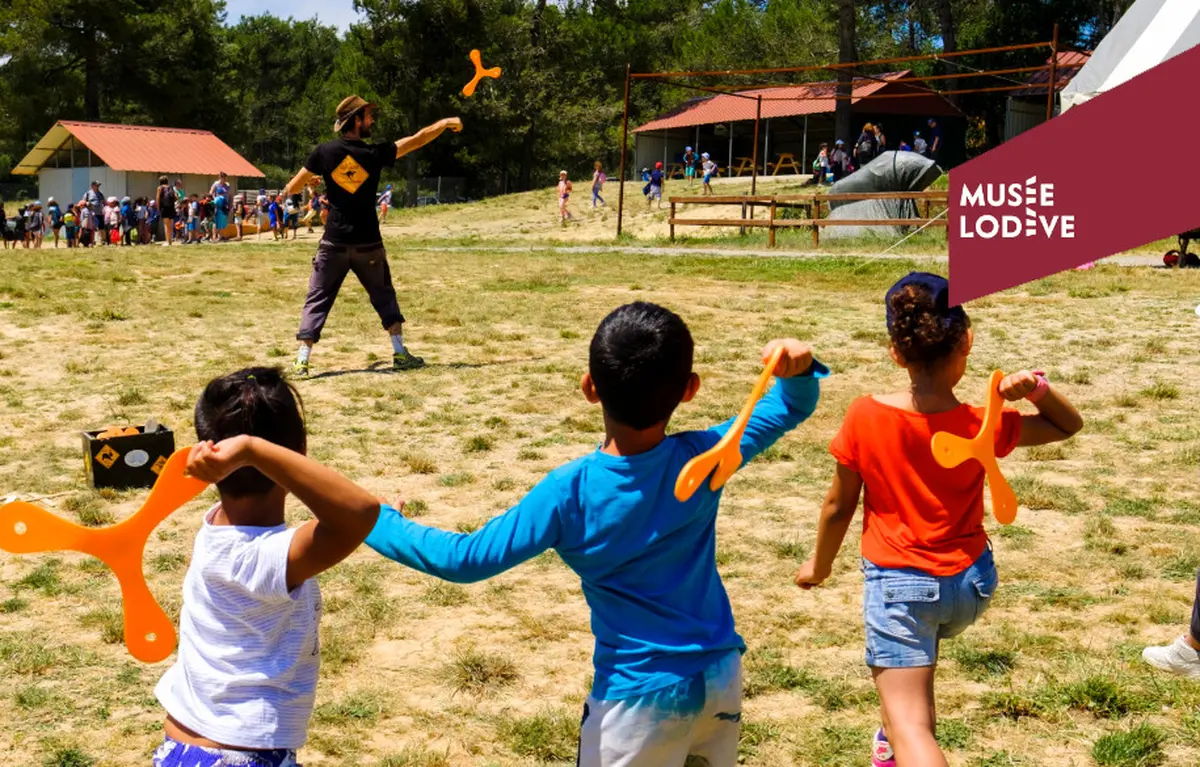 Atelier De L'Exposition : Boomerang Au Salagou, Atelier De Fabrication Et Initiation Au Lancer