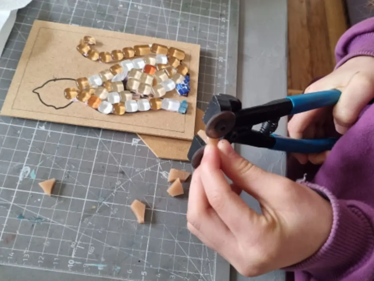 Atelier de mosaïque parent / enfant à Loubieng (64)