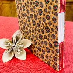 Atelier de reliure à bouton à Aubagne (13)