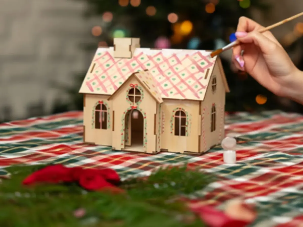 Atelier décoration maison de pain d'épices en bois à Paris 17e