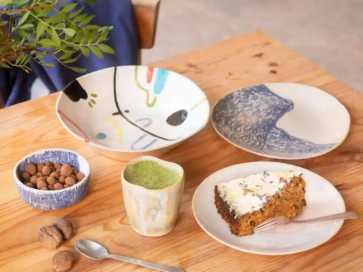 Atelier décoration sur céramique autour d’un matcha latte aux Lilas (93)