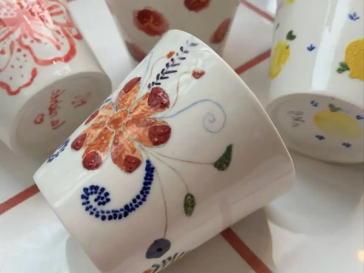 Atelier décoration sur porcelaine à Limoges (87)