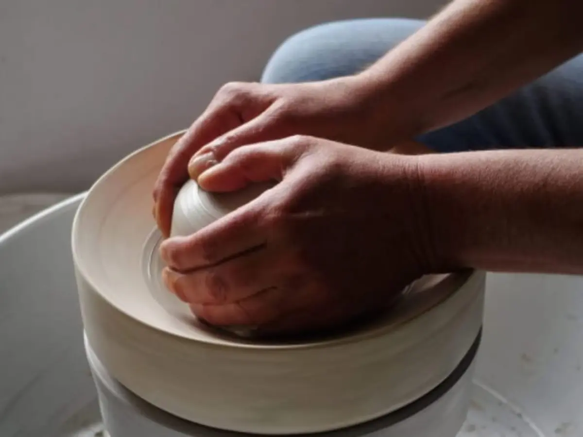 Atelier découverte du tournage en céramique à Augan (56)