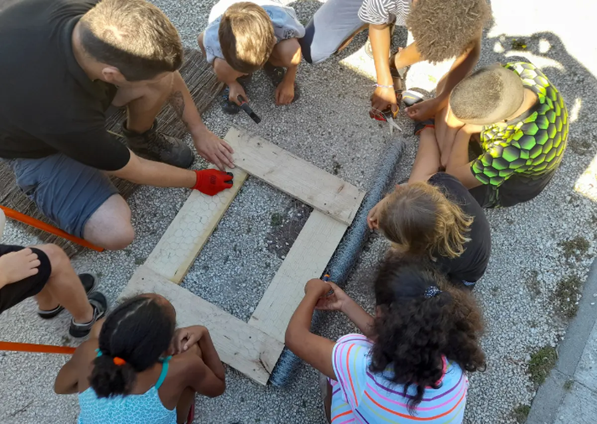 Atelier des p'tits curieux Fabrique une cabane à hérisson