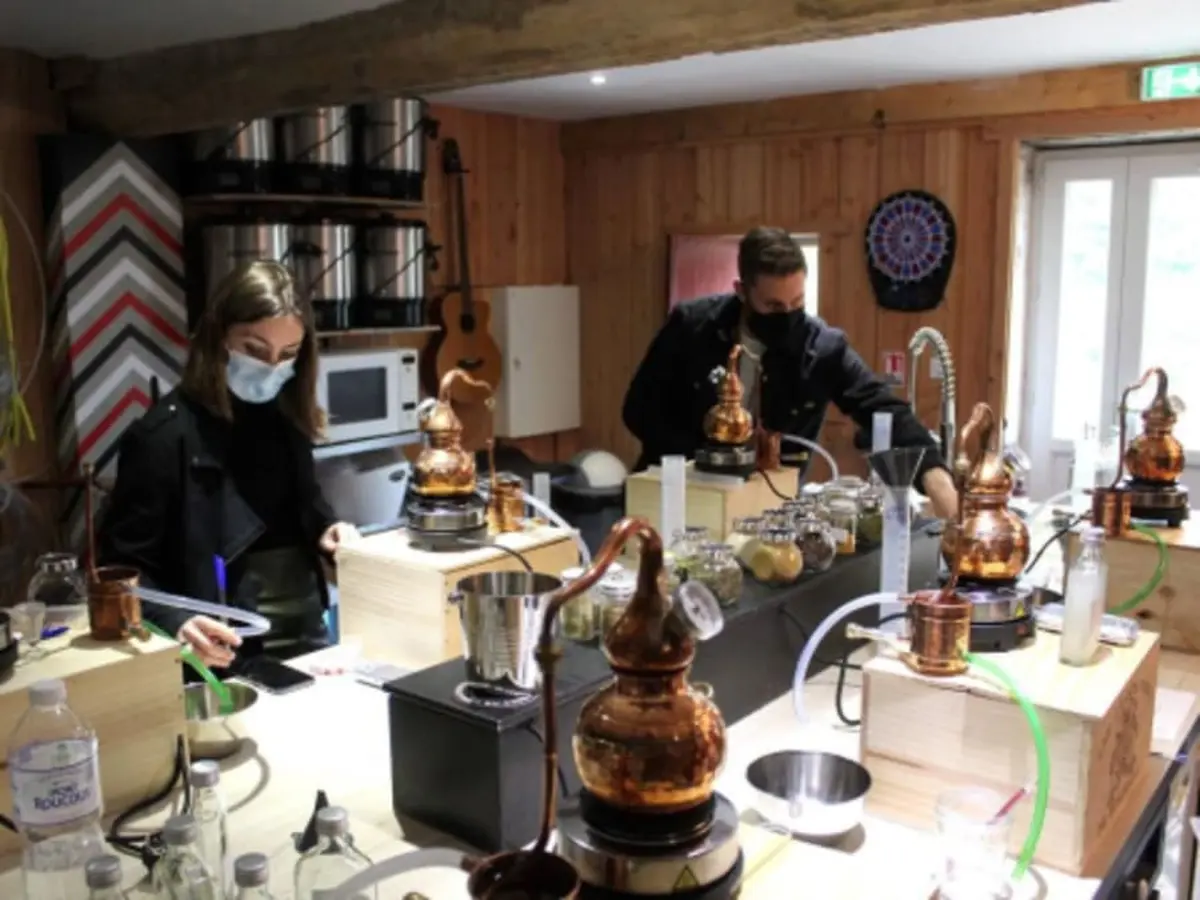 Atelier distillation de Gin à Sainte-Croix-du-Mont (33)