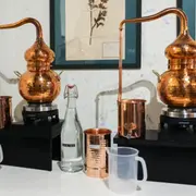 Atelier distillation et assemblage de votre gin à Paris