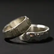 Atelier duo de bagues en argent avec pierres fines à Paris 8ème