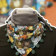 Atelier - Echarpe à pompons