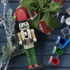 Atelier enfant décoration d'un Casse-Noisette, Truffaut Le Mans