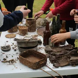 Atelier enfants > Comme un archéologue !