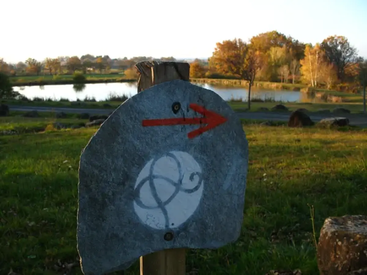 Atelier enfants : fabrication de nichoirs sur le sentier de l'imaginaire du Magma à la pierre