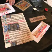 Atelier enluminure, au Château de Morlanne