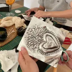 Atelier Ex Voto en métal repoussé à Paris 11ème