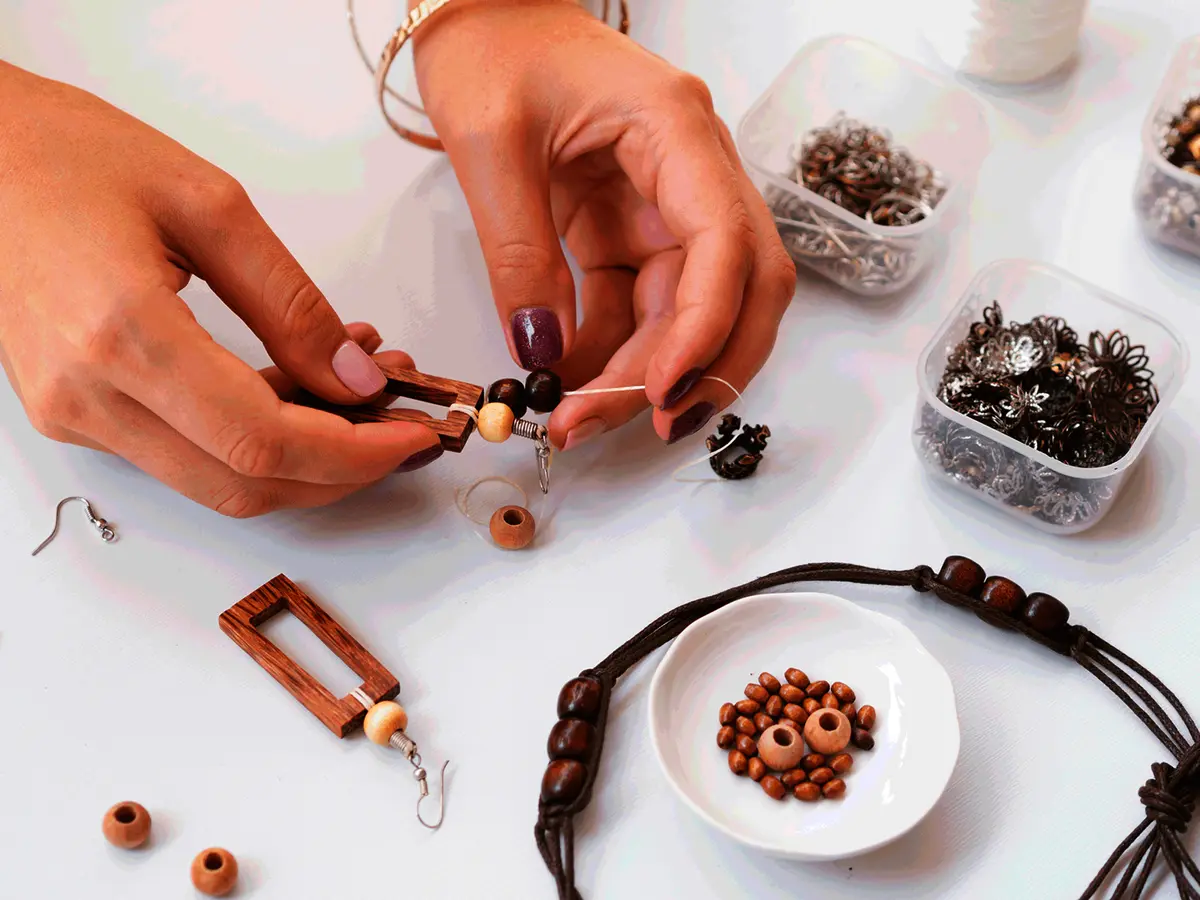 Atelier Fablab : Boucles d'oreilles en bois