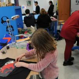 Atelier Fablab : Personnalise ton tee-shirt grâce au flocage textile