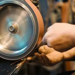 Atelier fabrication couteau d'office à Saint-Rome-de-Tarn (12)