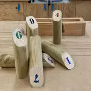 Atelier fabrication d'un jeu de Molkky à Paris 18ème