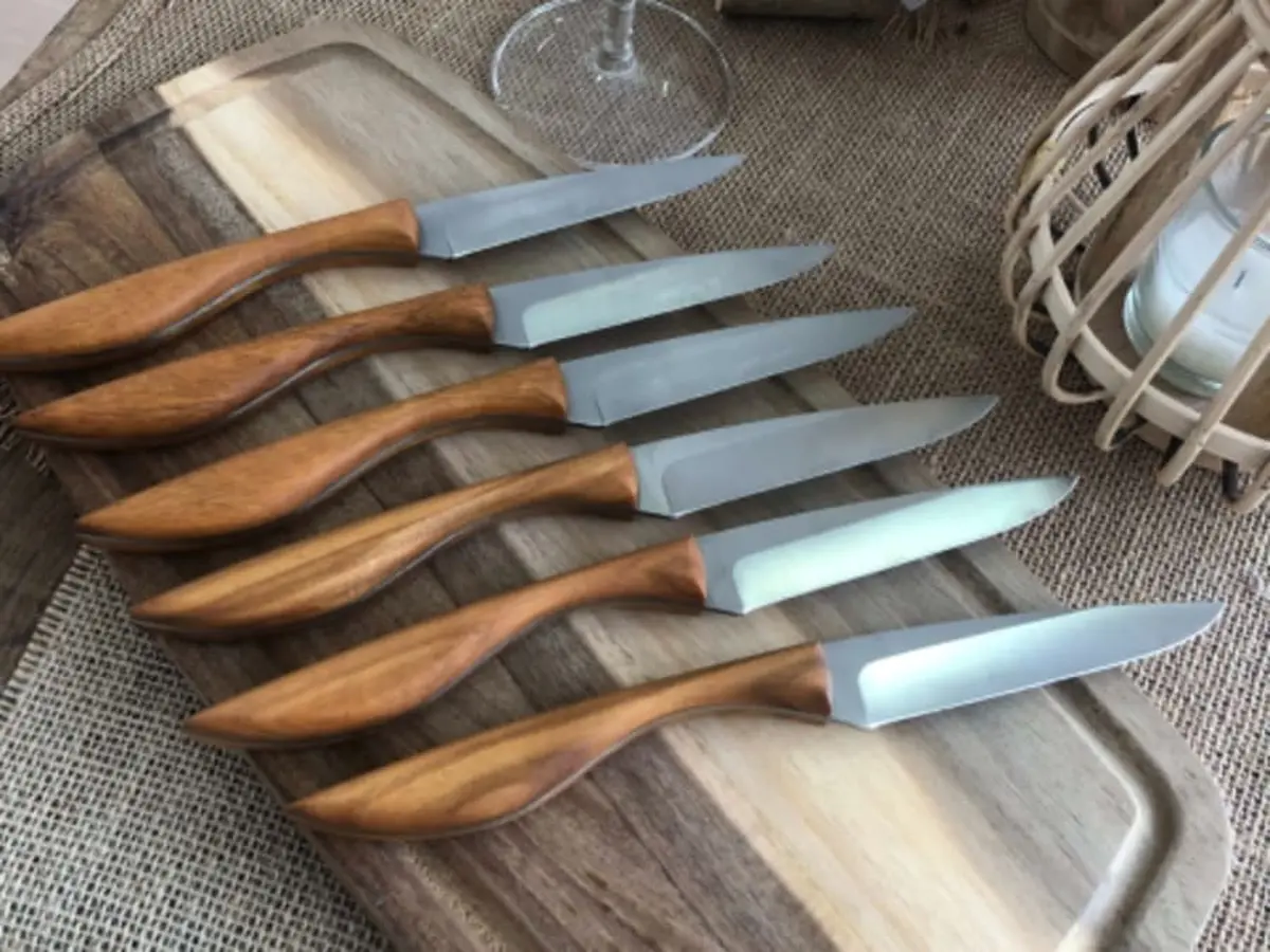 Atelier fabrication de 6 couteaux de table à Angers (59)