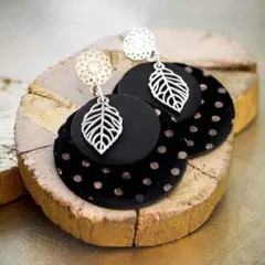 Atelier fabrication de bijoux en cuir à Montjean-sur-Loire