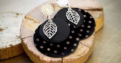 Atelier fabrication de bijoux en cuir &agrave; Montjean-sur-Loire