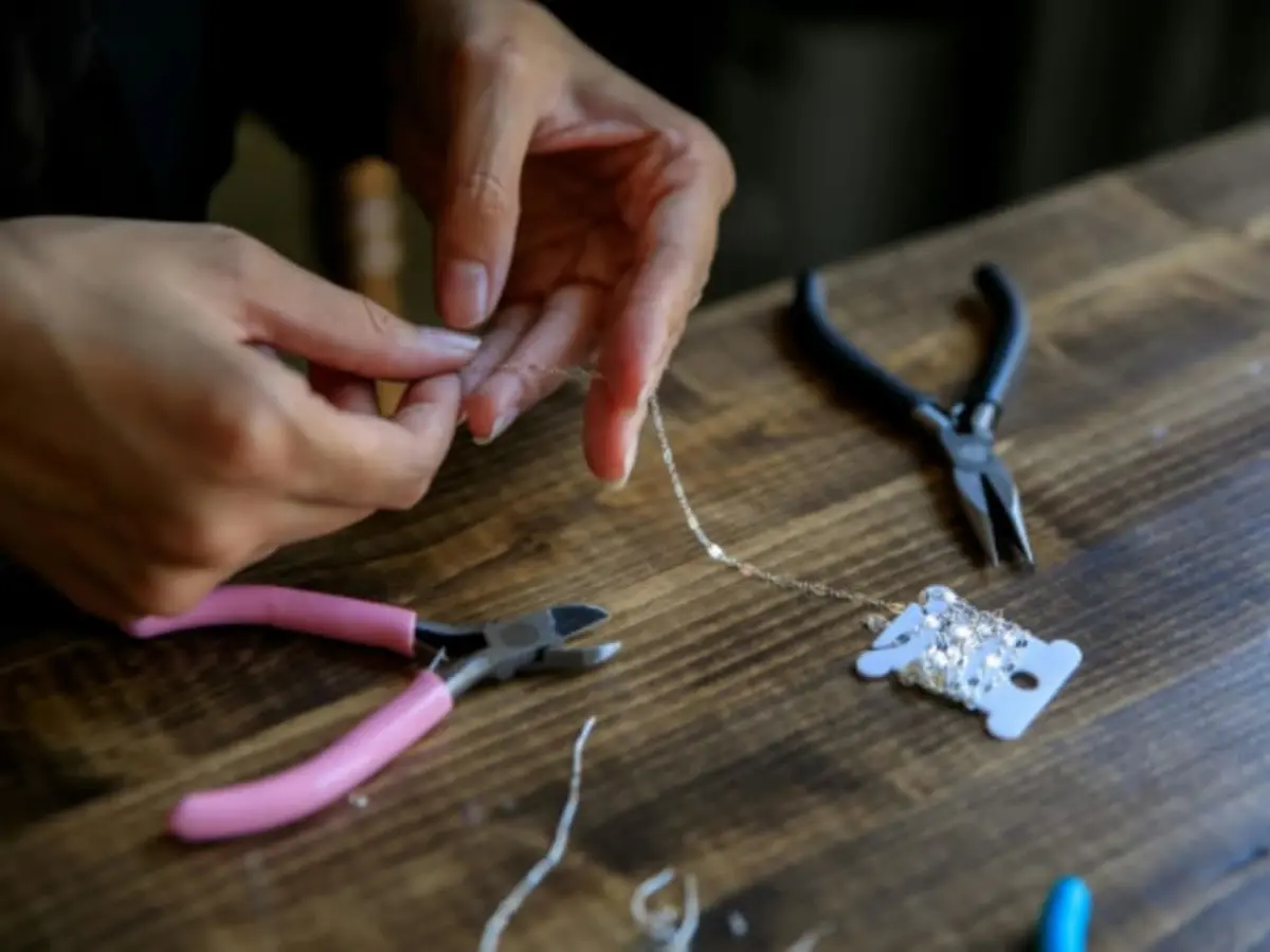 Atelier Fabrication de bijoux et apéro à Fabrègues (34)