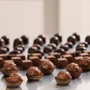 Atelier fabrication de bonbons de chocolat à Nice (06)