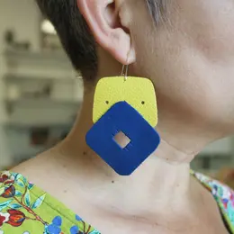 Atelier fabrication de boucles d'oreilles avec du cuir upcyclé