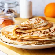 Atelier fabrication de crêpes, au moulin de Sabathier