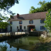 Atelier fabrication de pain, au moulin de Sabathier