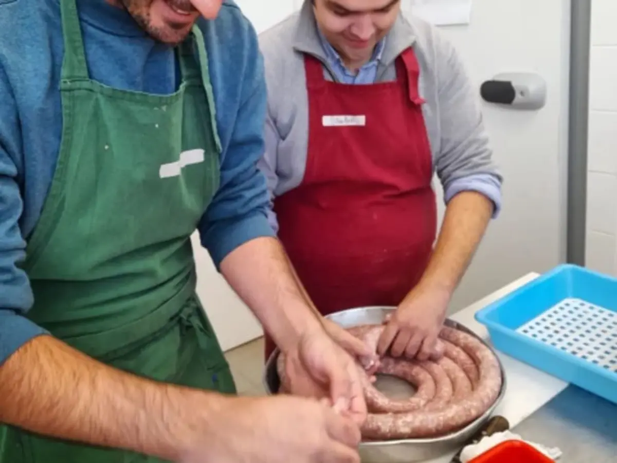 Atelier fabrication de terrines et saucisses à Fromont (77)