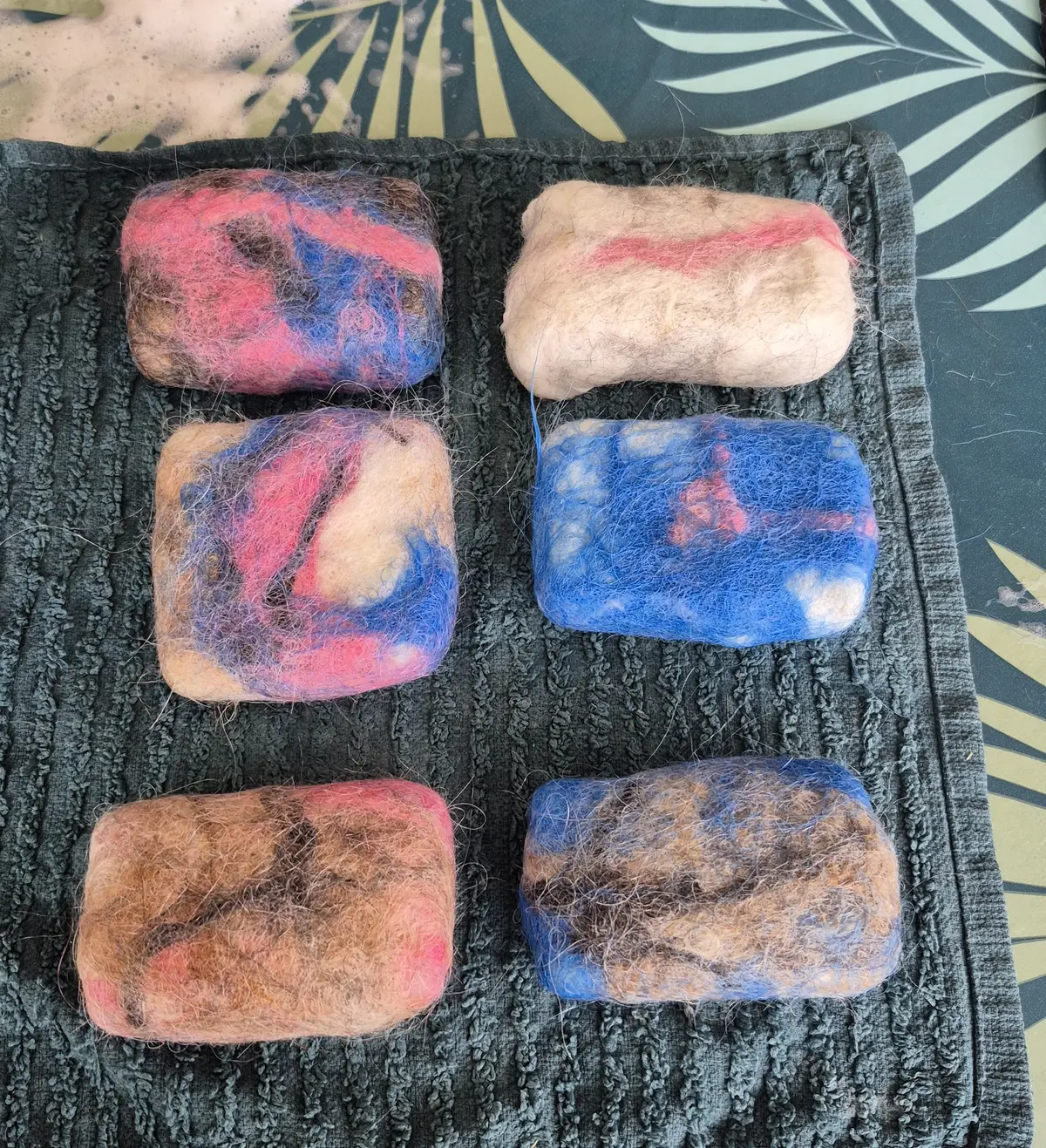 Atelier fabrique ton savon feutré à la laine chez Lama Émoi