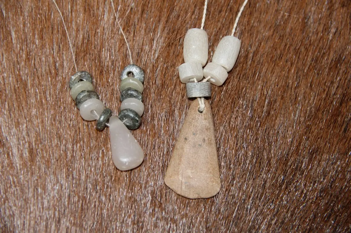 Atelier famille Mon collier néo - à partir de 5 ans