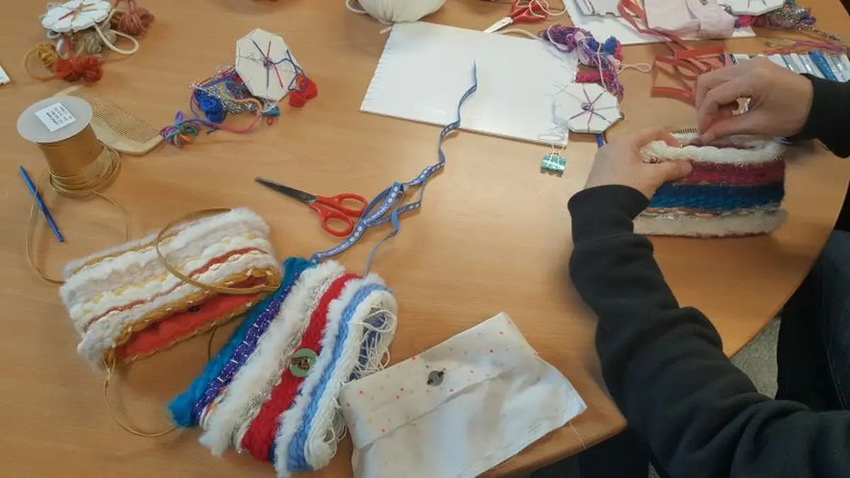 Atelier famille : travail de la laine