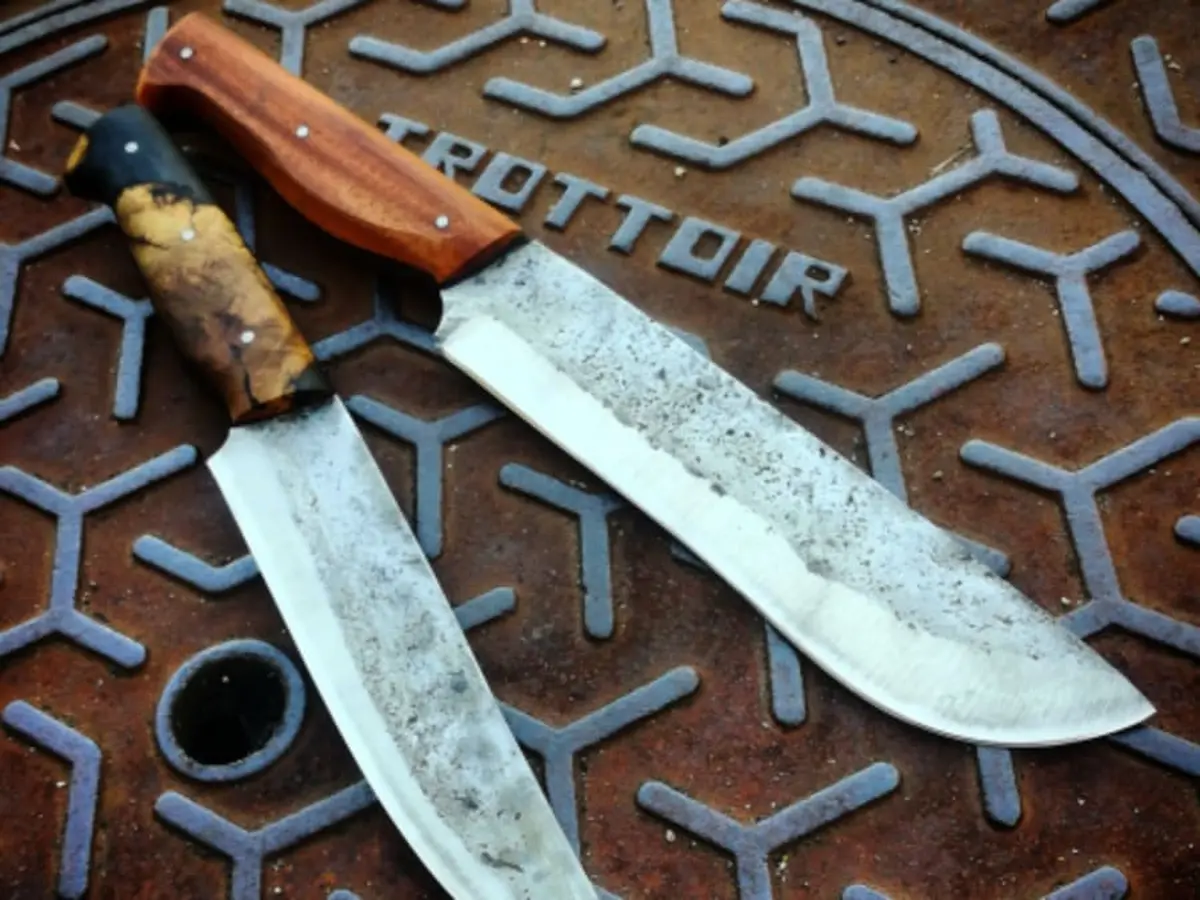 Atelier forge d'un couteau à Cluses (74)