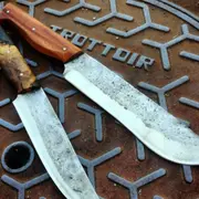 Atelier forge d'un couteau à Cluses (74)