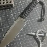 Atelier forge d'un couteau au manche tressé à Saint-Galmier (42)