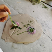 Atelier herbier suspension en argile, au musée gallo-romain