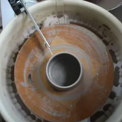Atelier initiation au tour de potier à Salavre (01)