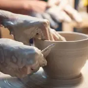 Atelier initiation au tour de potier aux Lilas