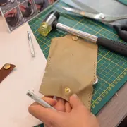 Atelier maroquinerie à Toulon (83)