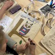 Atelier - Mets de la couleur sur ton tote bag !