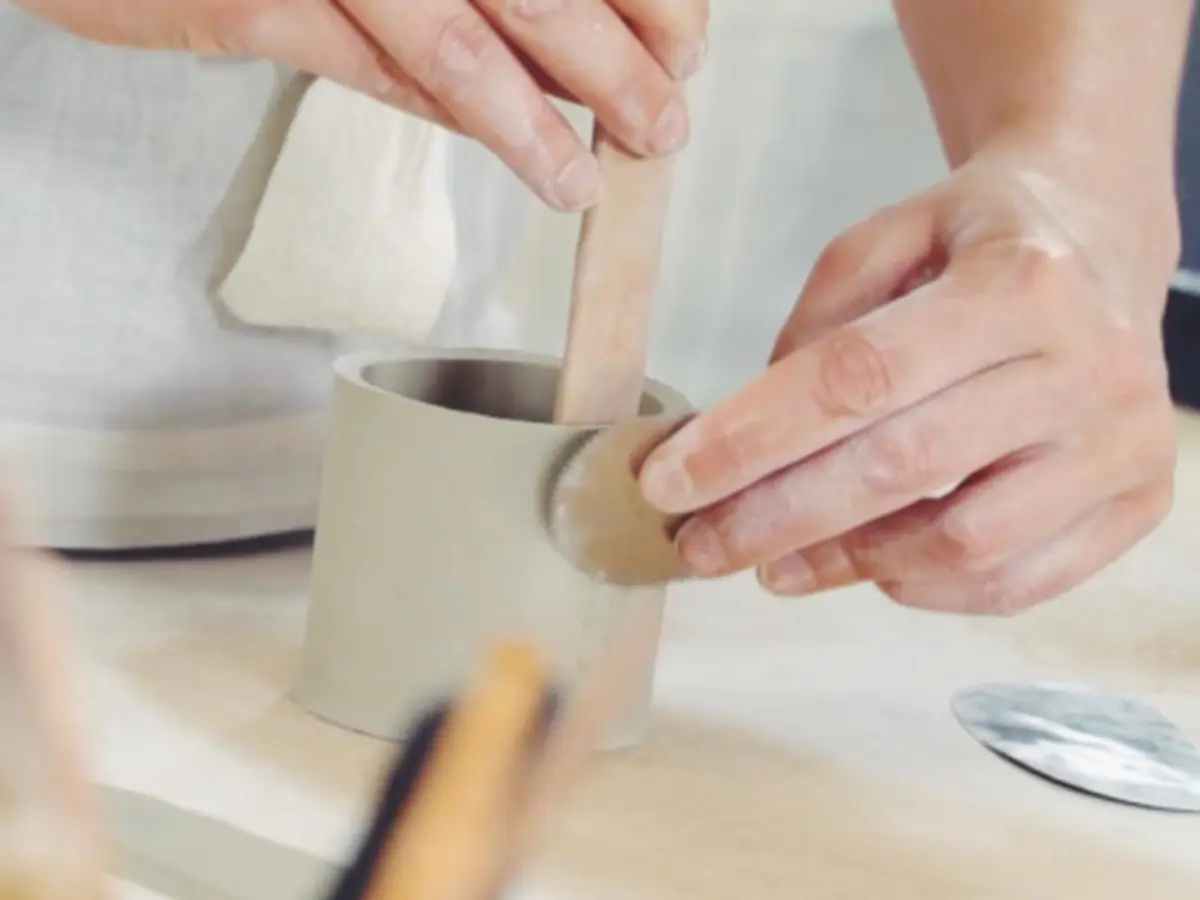 Atelier modelage céramique à Paris 18ème