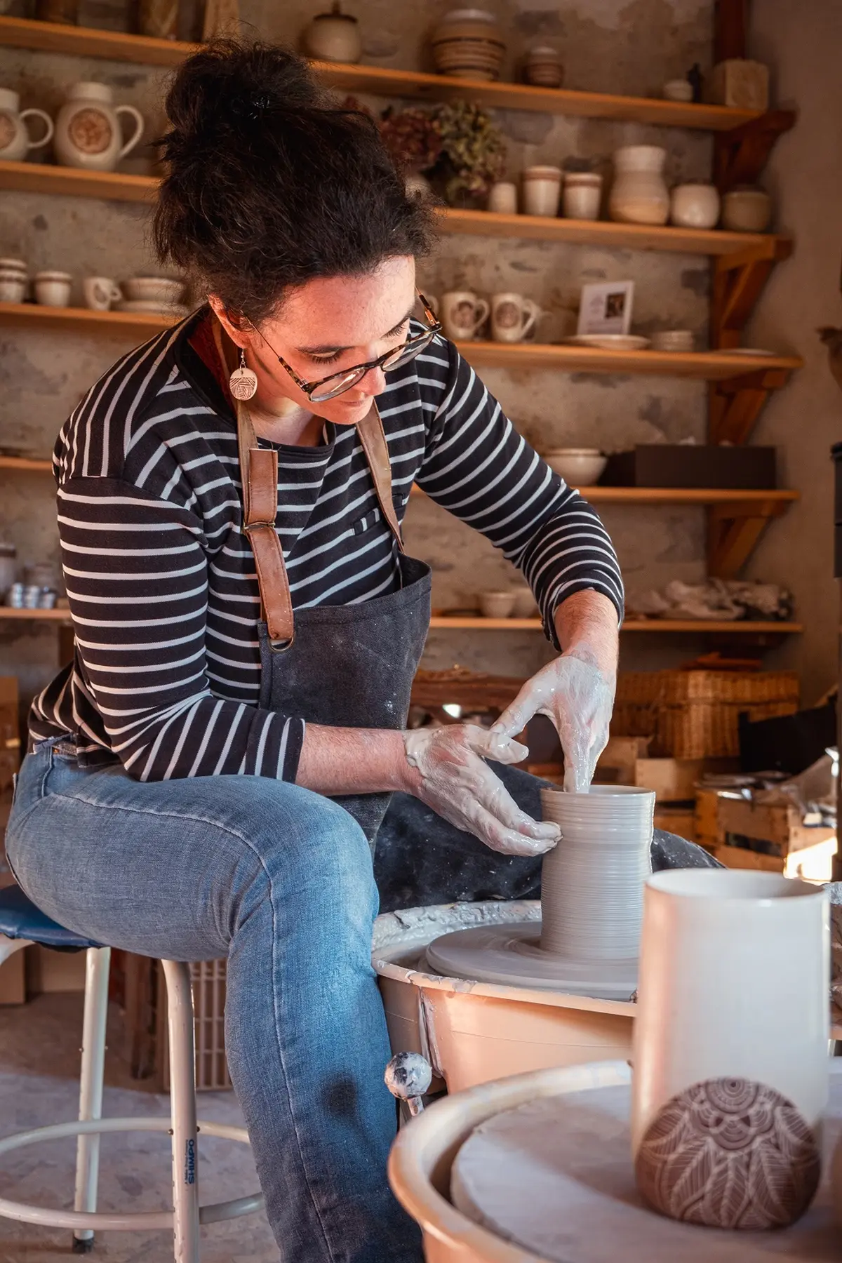 Atelier modelage collectif pour enfants et parents à Montbrun