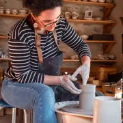 Atelier modelage collectif pour enfants et parents à Montbrun