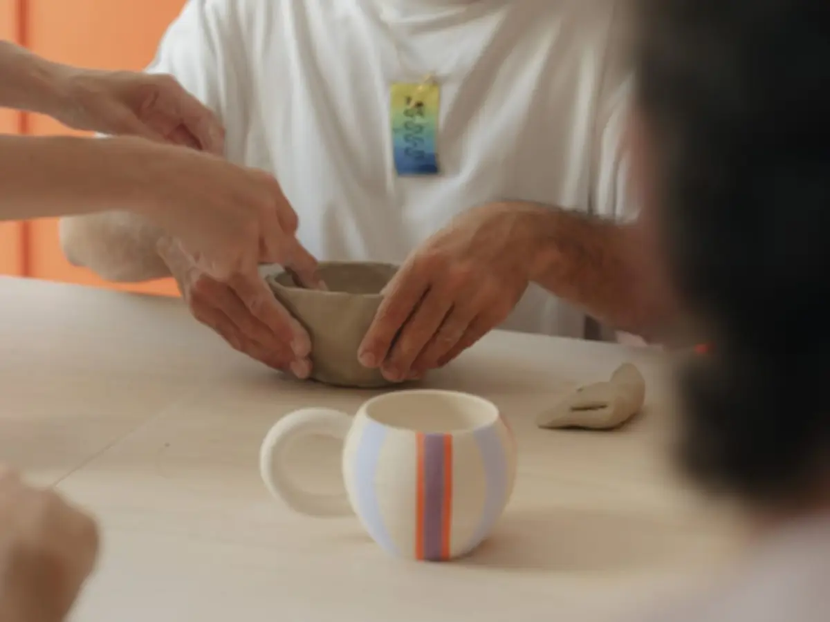 Atelier modelage d’un Mug en céramique à Paris 10ème
