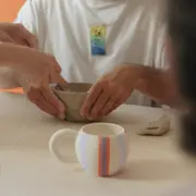 Atelier modelage d’un Mug en céramique à Paris 10ème