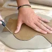 Atelier modelage d'un vase extrudé à Aix-en-Provence (13)